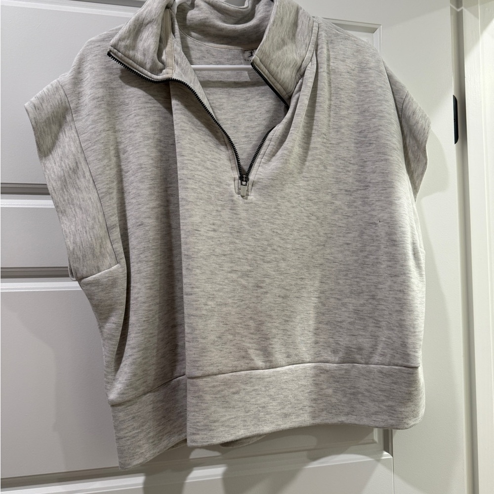 Danskin Light Gray Sleeveless Top